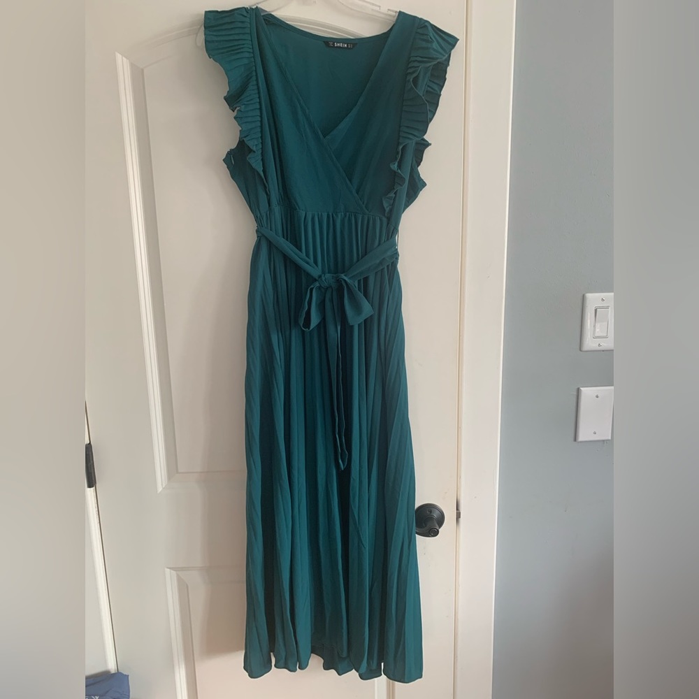 Emerald green ruffled midi dress